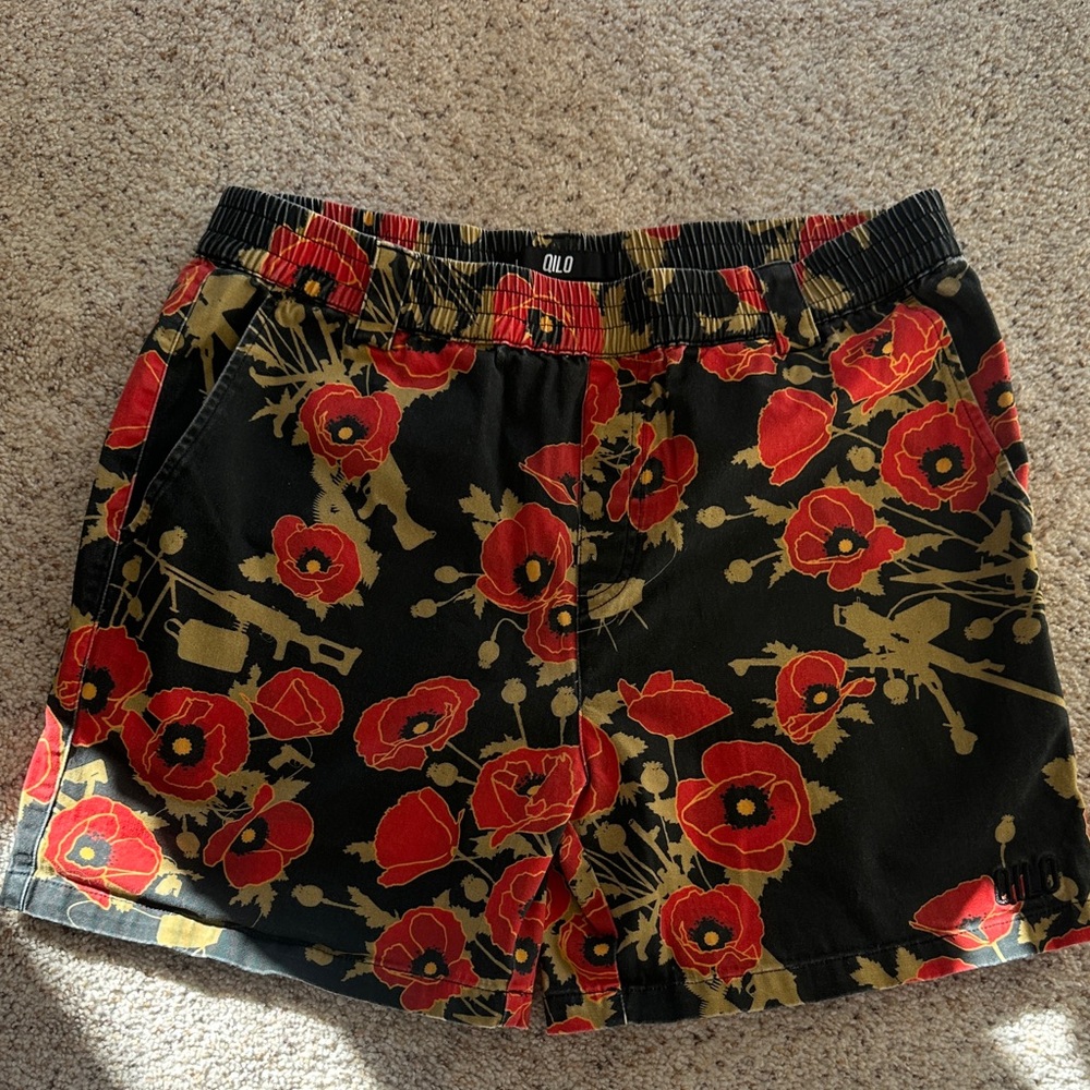 Qilo men’s Floral Shorts - Black and Red